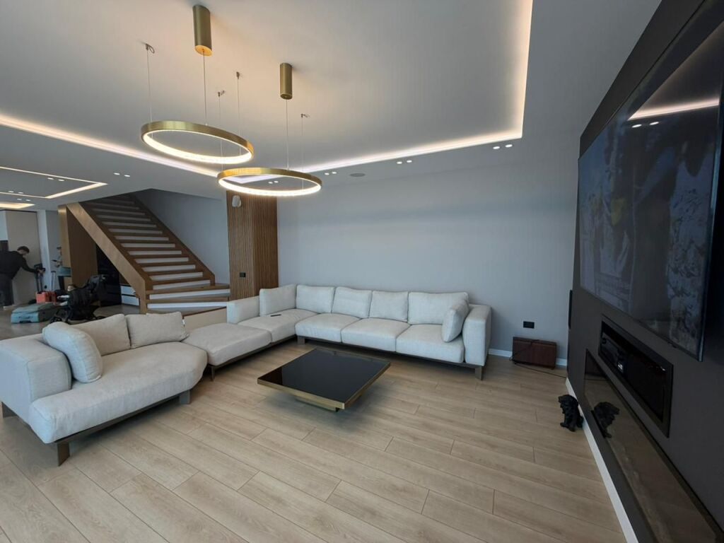 🏡 Duplex di lusso in affitto – Square 21