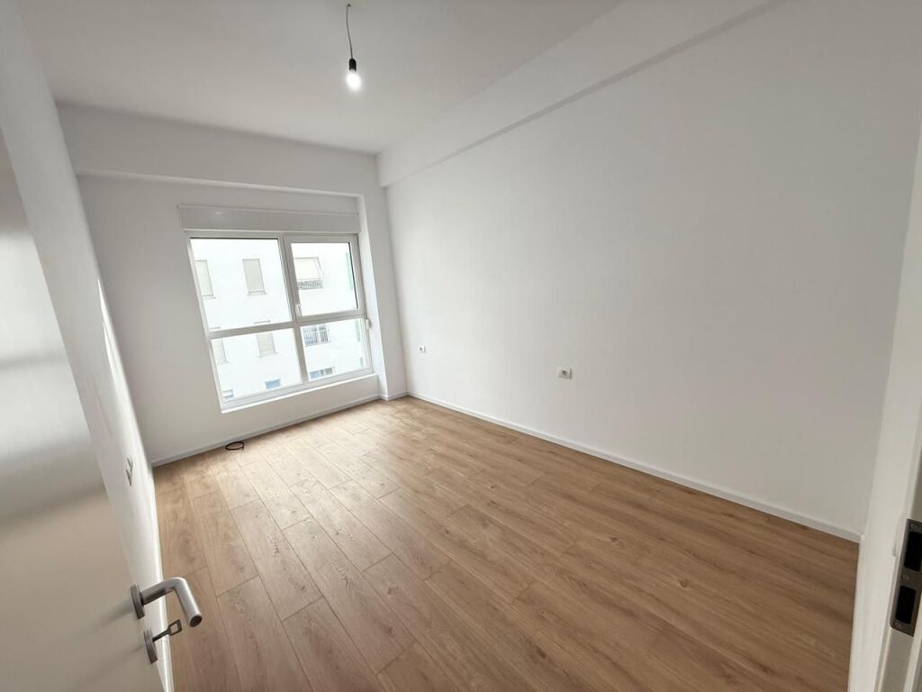 🏡 Apartment 1+1 for sale 📍 Ali Demi – Kaimi Complex💰 Price: 108 Million lek