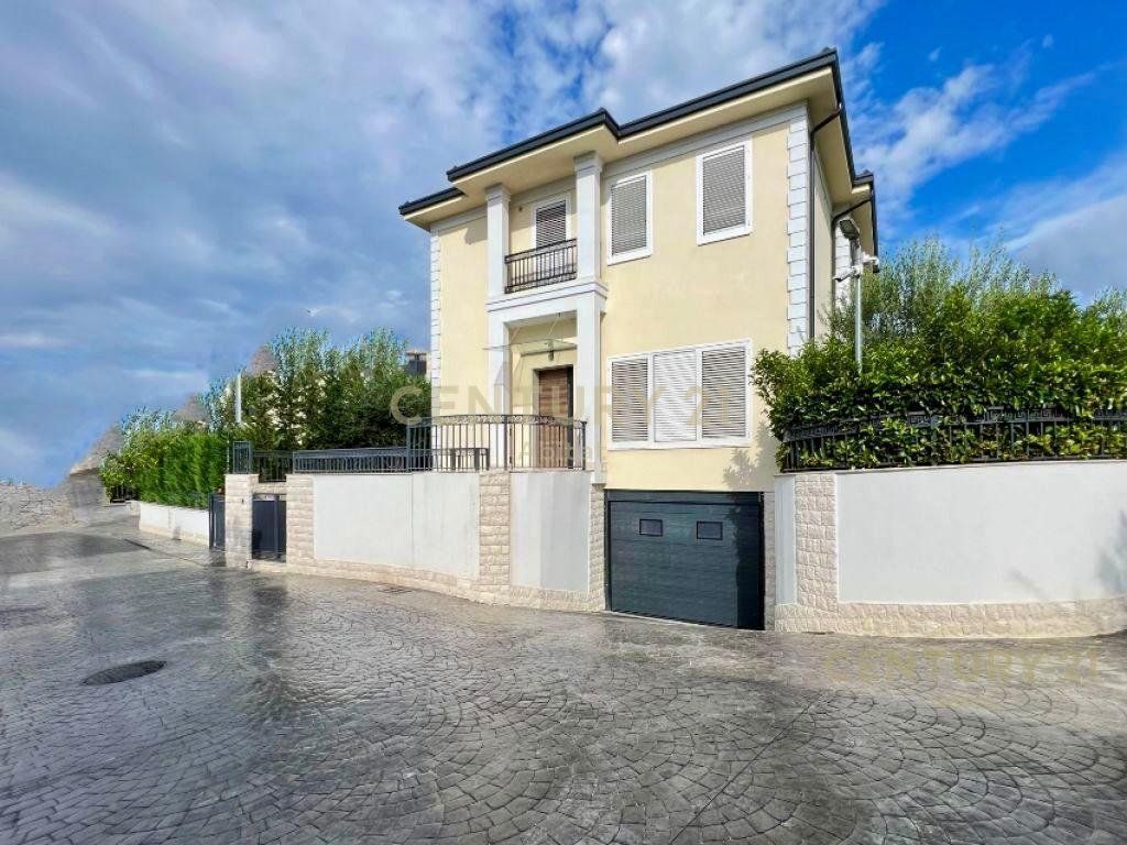 SHESIM, VILË MODERNE INDIVIDUALE 3️⃣ KATE me OBORR, LIQENI THATË‼️ 1,650,000 €