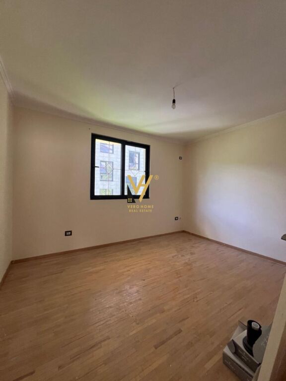 VILLA SU TRE PIANI IN AFFITTO VICINO AL GIARDINO ZOOLOGICO 3.500 EURO