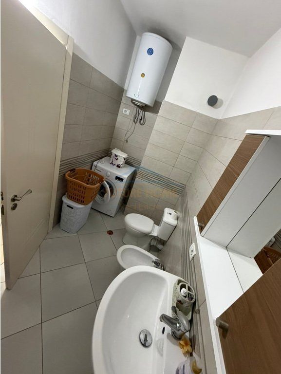 Affitto, Appartamento 2+1+2+Posto Auto, Casa Italia, Tirana