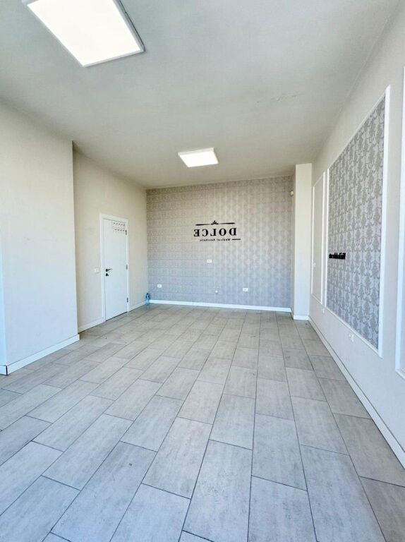 🏢 Zyre 1+1 me Qira 📍 Rruga e Kavajës, pranë Square 21