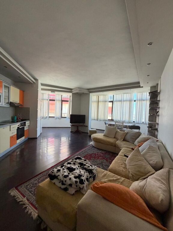 Jepet me qira apartament