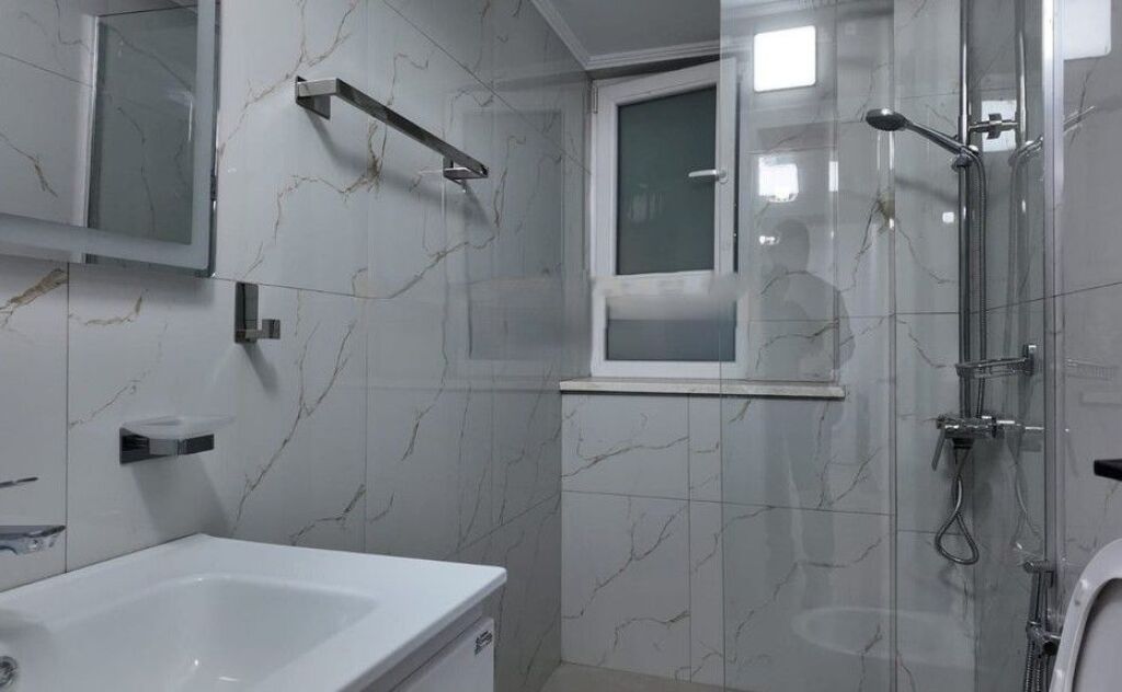 JEPET ME QIRA APARTAMENT 1+1 PRANE XHAMLLIKUT !