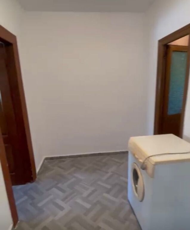 Appartamento 1+1 in vendita vicino a Irfan Tomini, vicino alla Scuola 26 Nentori!