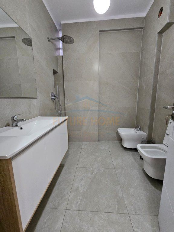 Shitet Apartament 2+1, Mine Peza