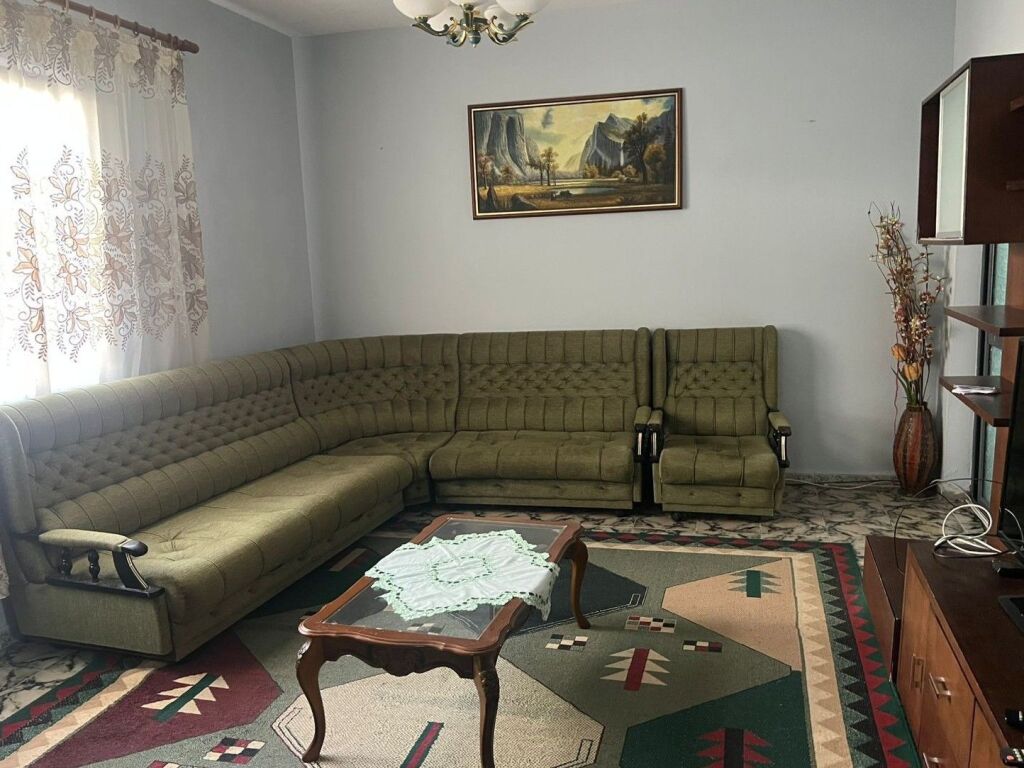 🏡 Jepet me qera shtëpi private 3+1 + Post Parkimi – Fresk