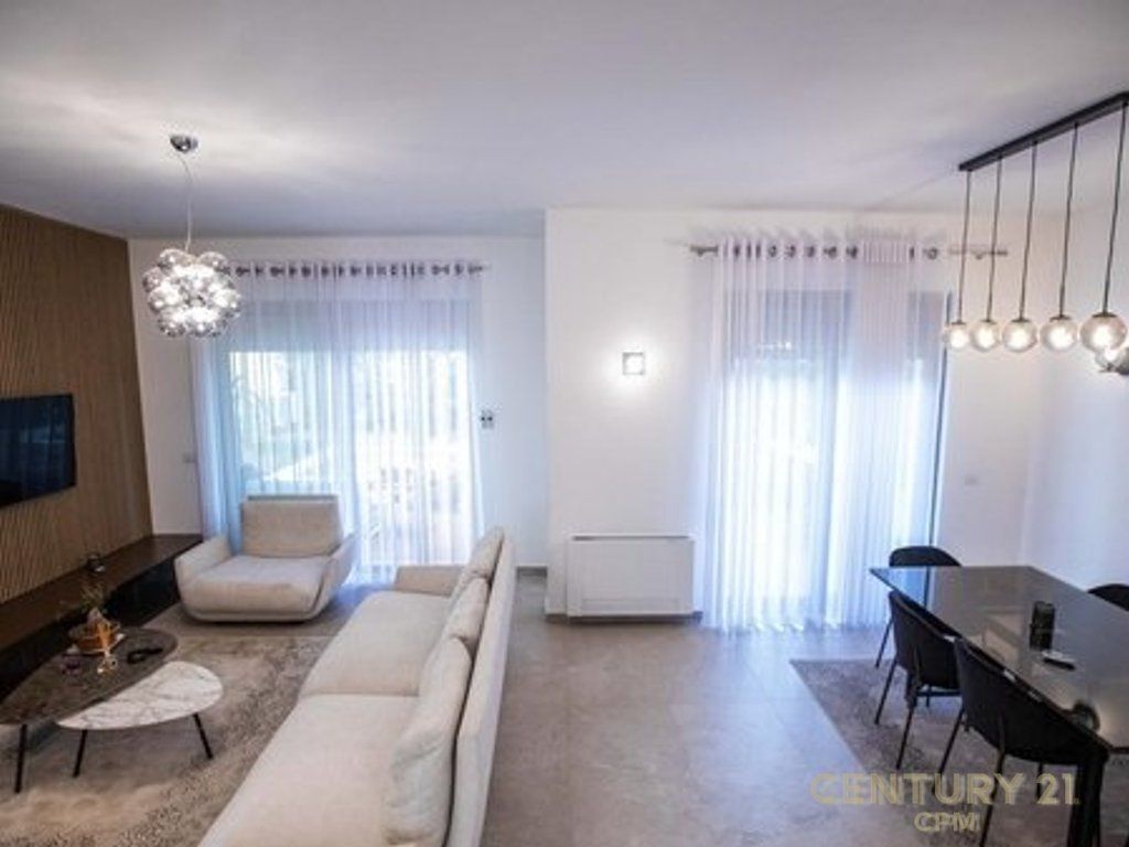 Luxurious Villa with Pool for Rent, Porta e Gjelber Residence 2,800 € Total Area 380m2 Internal Area 255m2