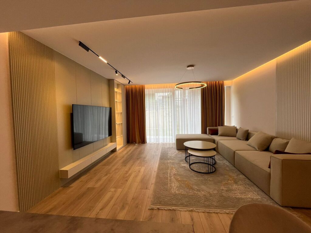 Affittasi 3+1+parcheggio Kodra e Diellit 1800€