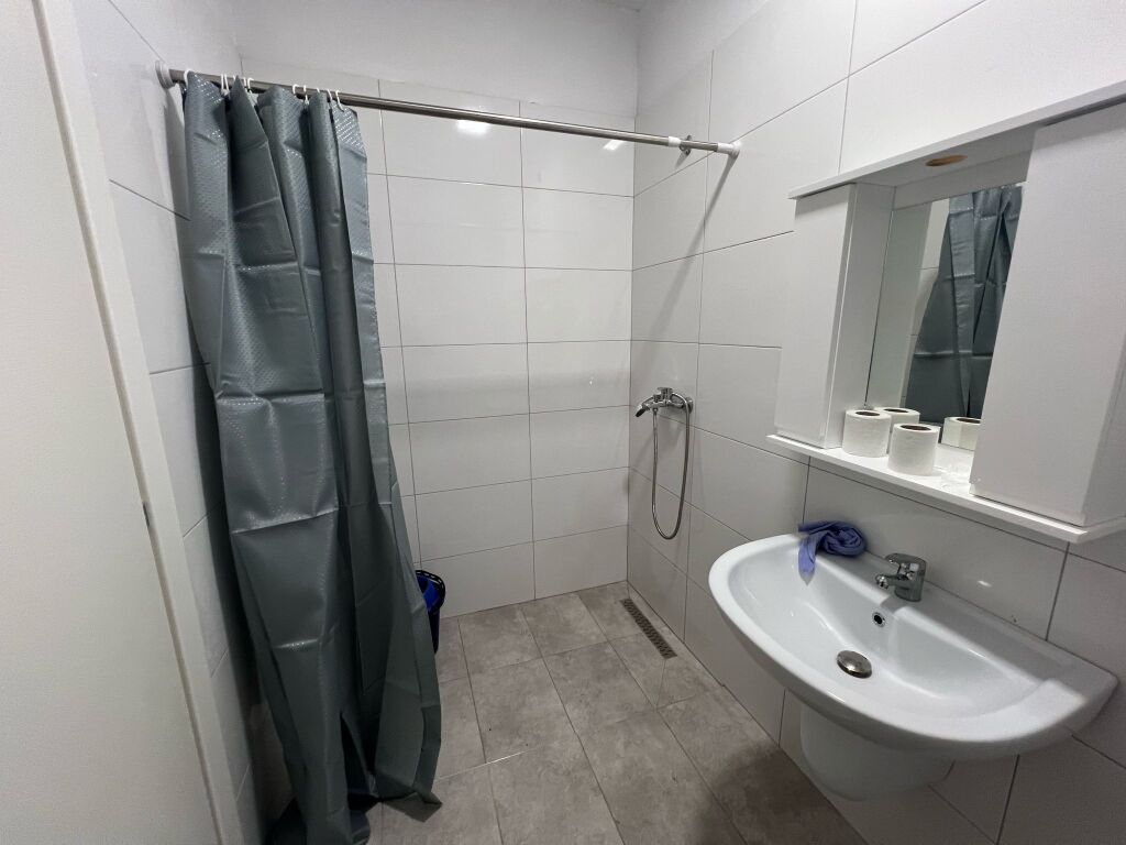 Univers City- apartment for rent (business use only)