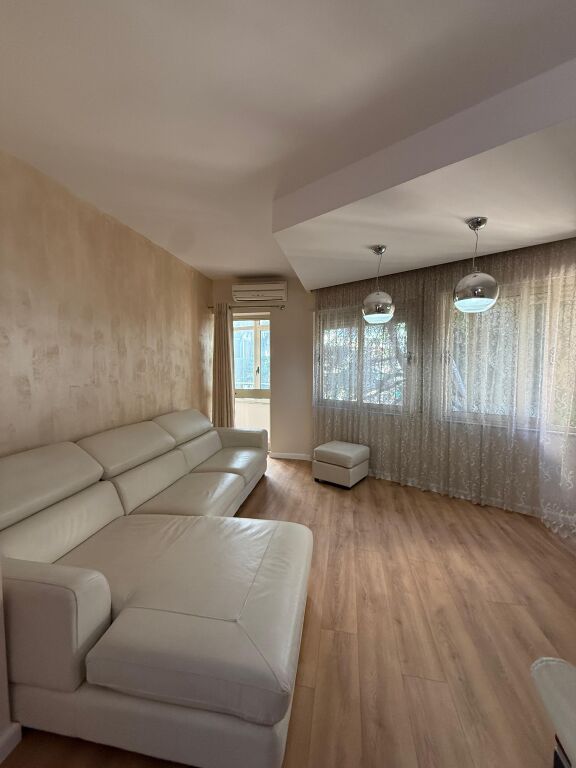 🏠Appartamento 2+1 in Vendita 📍Via Mine Peza📐Superficie 97,5m2💶234.000€ •Con Ipoteca •Palazzo con Ascensore •Completamente Ristrutturato
