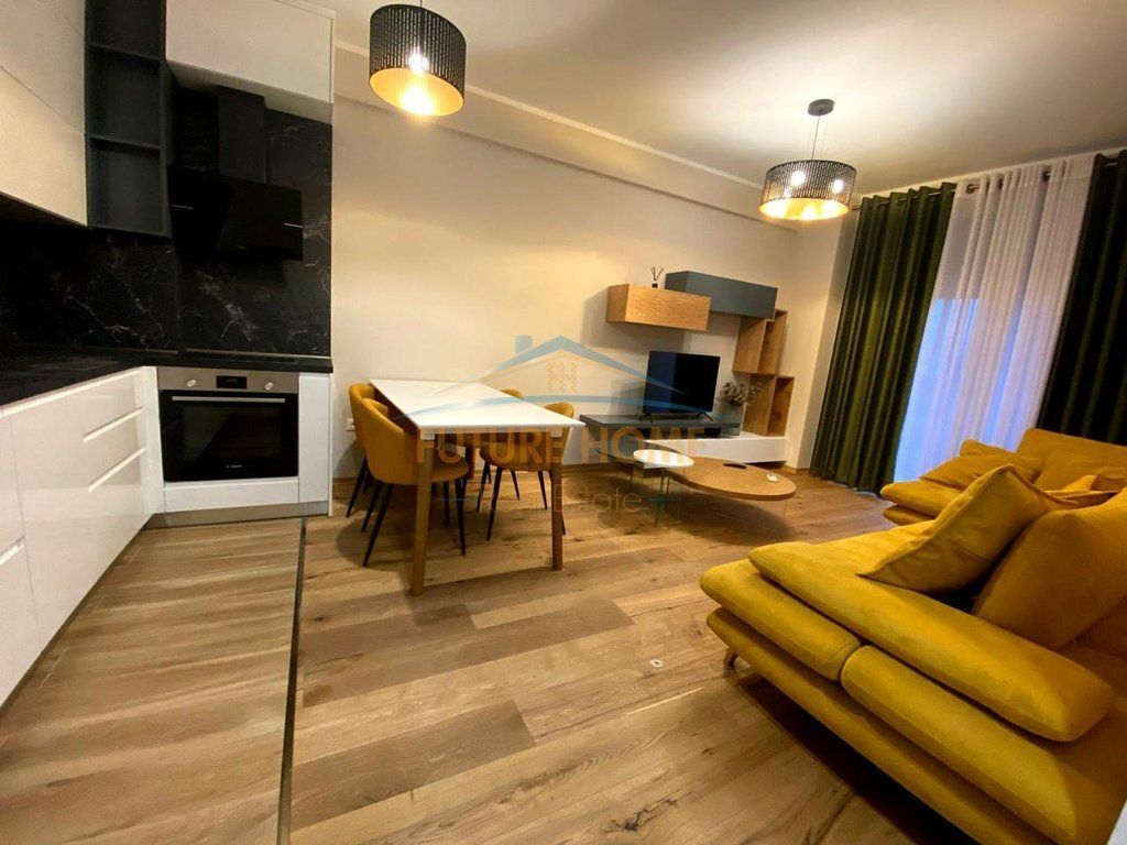 Qira,Apartament,Ring Center !