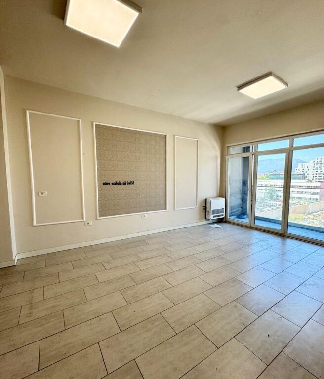 🏢 Zyre 1+1 me Qira 📍 Rruga e Kavajës, pranë Square 21