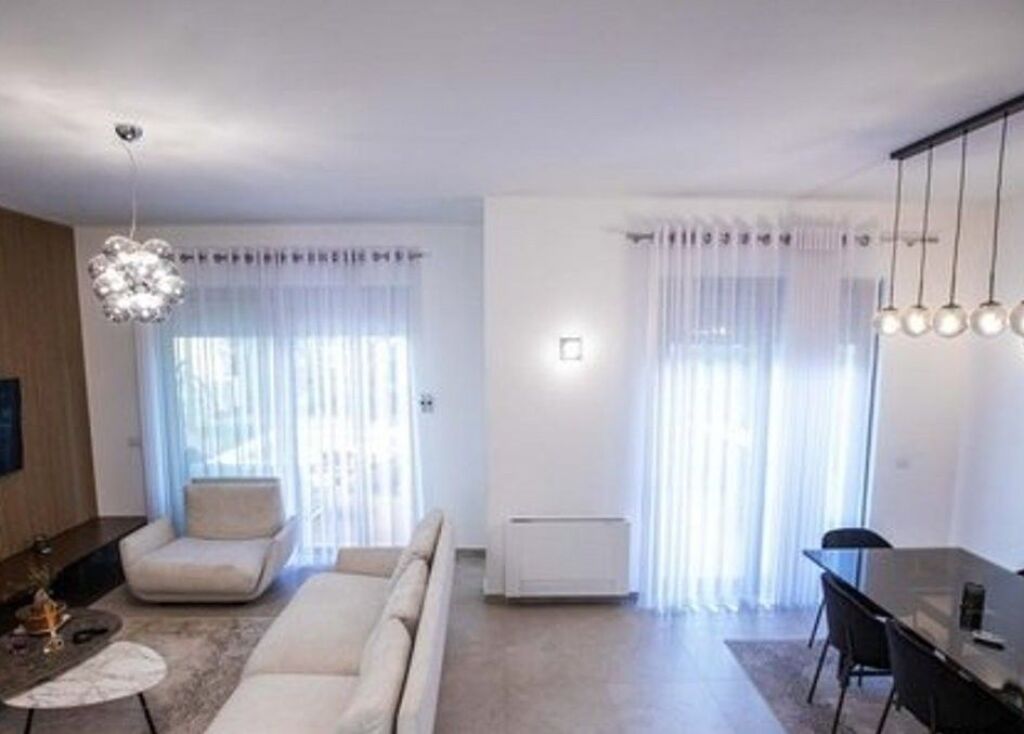 Luxury Villa with Pool for Rent, Porta e Gjelber Residence