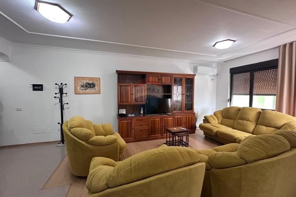Apartament 2+1+2 me qera Blloku