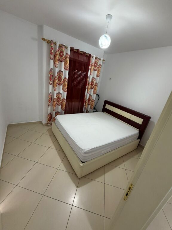 Affitto, Appartamento 2+1+2+Posto Auto, Casa Italia, Tirana