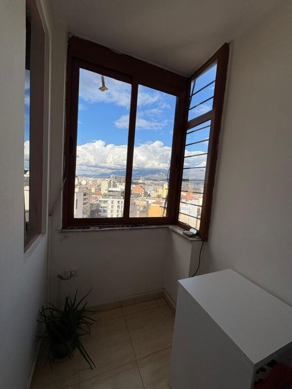 OKAZION, Apartament me Qera tek Rr. Kavajes/Rr. Bogdaneve, Njesia 10, Qender Tirane
