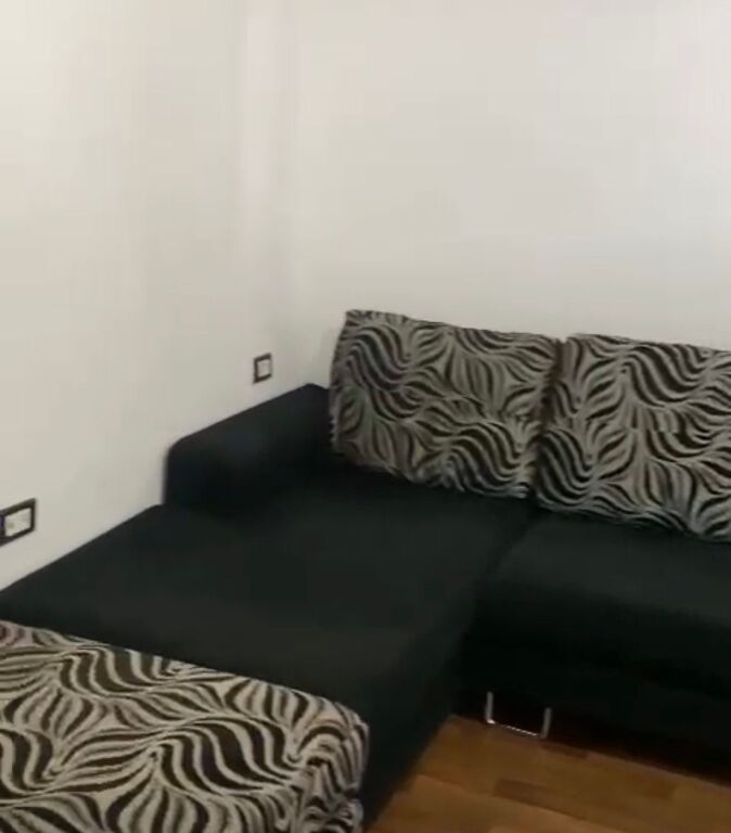 Appartamento 1+1 (casa privata) in affitto in Via Elbasani!