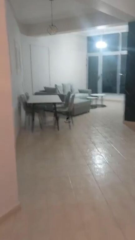 APARTAMENT ME QERA 2+1 RRUGA E KAVAJES 70.000 LEKE FH-72177
