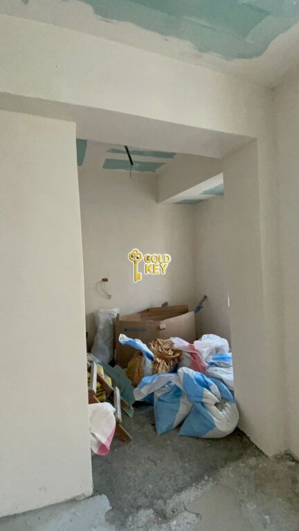 🏡 SHITET APARTAMENT 2+1 NË QENDËR, PRANË BLUE STAR – DURRËS