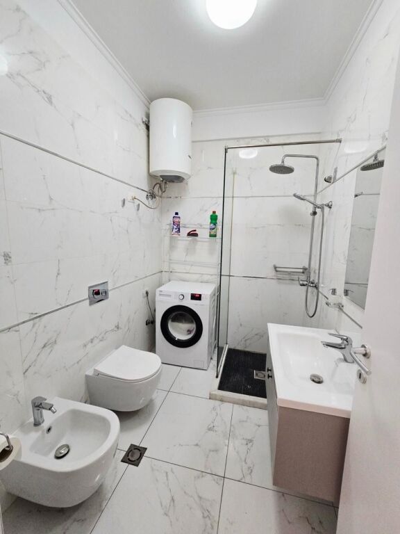 In affitto 3+1+2+parcheggio Giardino Botanico 1400€