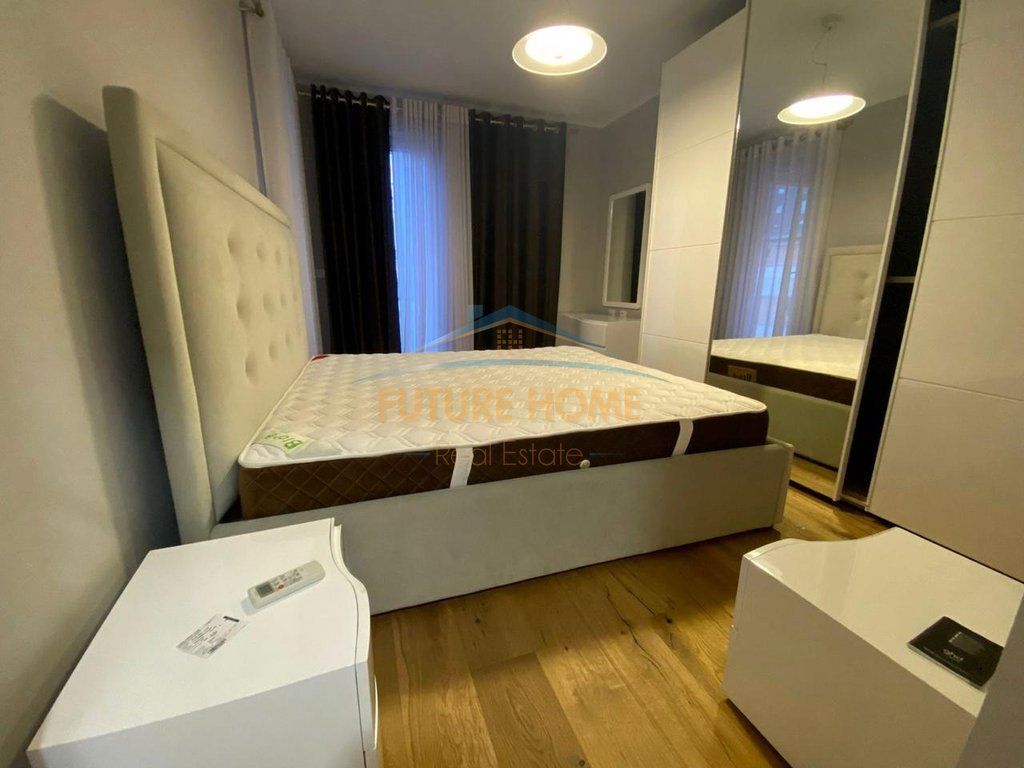 Qira,Apartament,Ring Center !