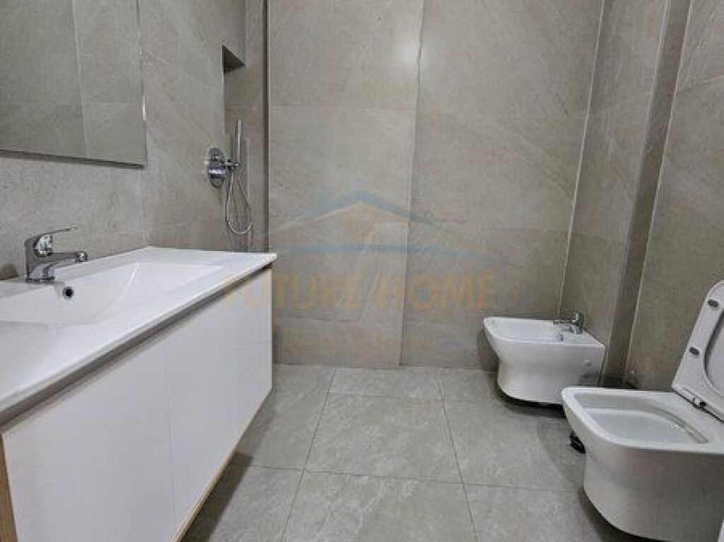 In vendita, Appartamento 2+1, Via Mine Peza, Tirana