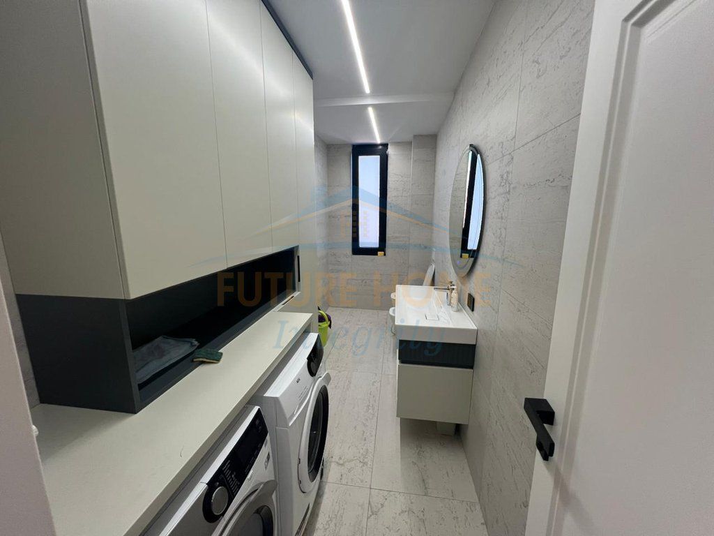 Rent, Duplex 4+1+3+Veranda+Parking space, Square Complex 21, Tirana.