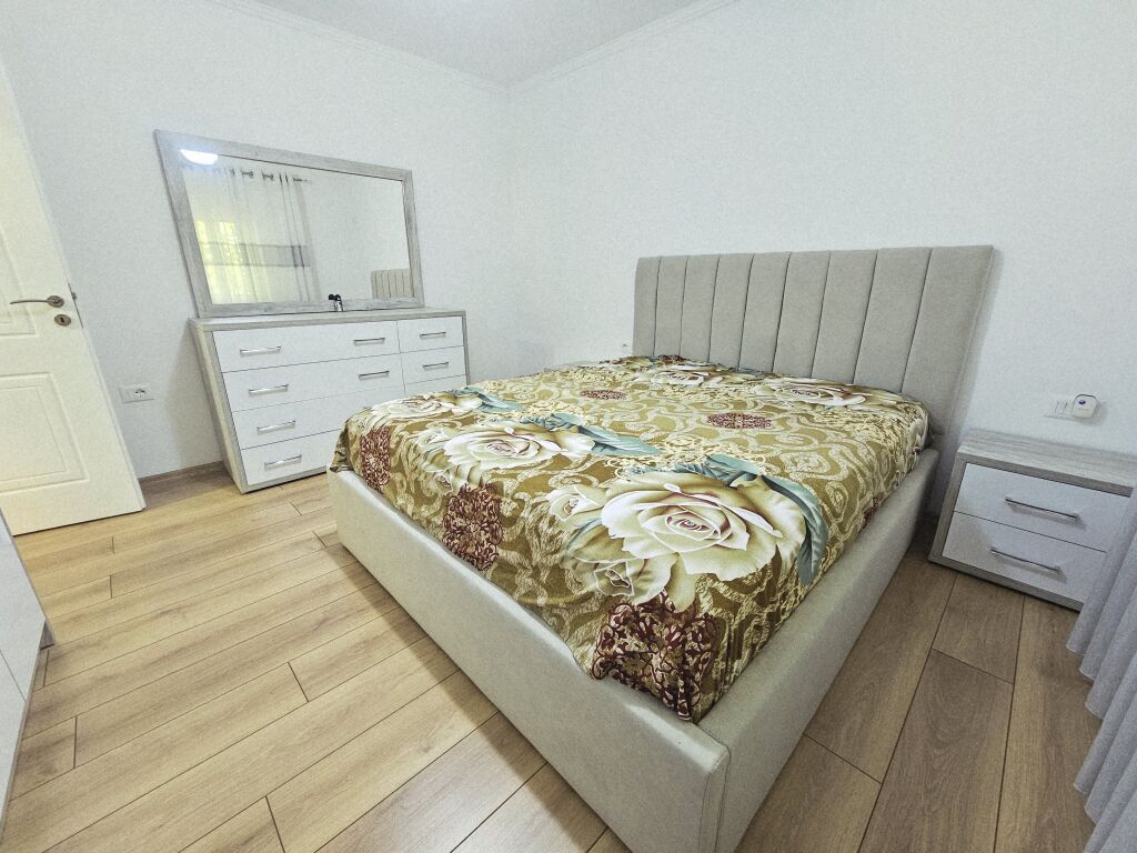 VENDESI APPARTAMENTO 1+1 IN VIA ELBASAN
