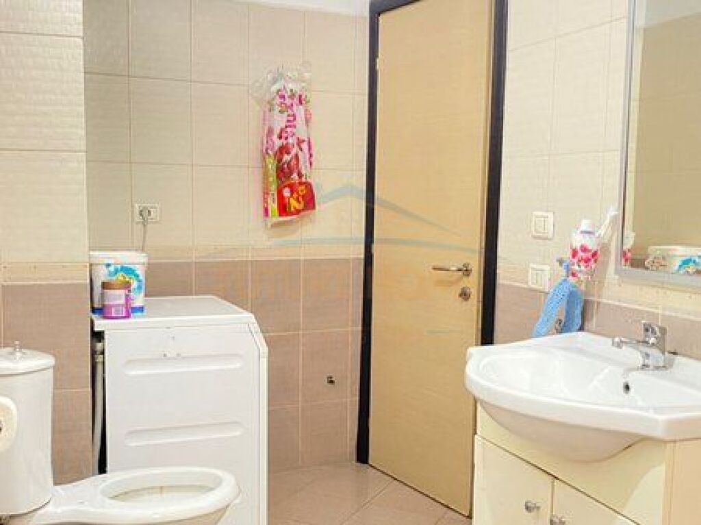 Shitet, Apartament 2+1 + Verandë, Unaza e Re