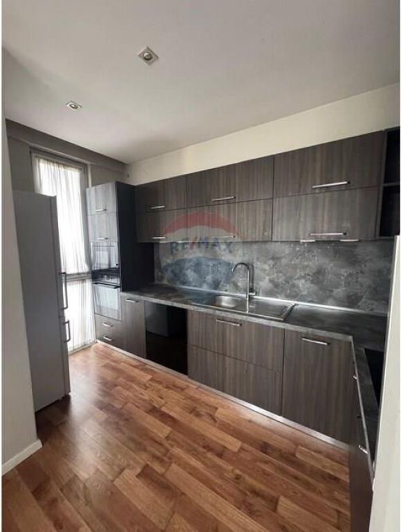 Apartament 2+1 me qera ish Fusha e Aviacionit
