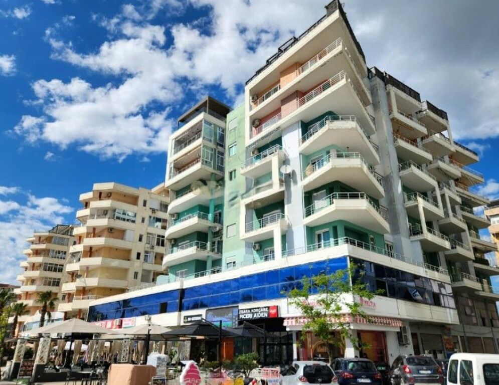 Ambient Biznesi për Shitje në Lungomare 1, Vlorë – Pozicion Strategjik në Vijë të Parë me Pamje Deti