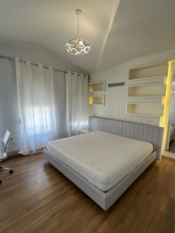 AFFITTASI VILLA SU 4 PIANI, TEG