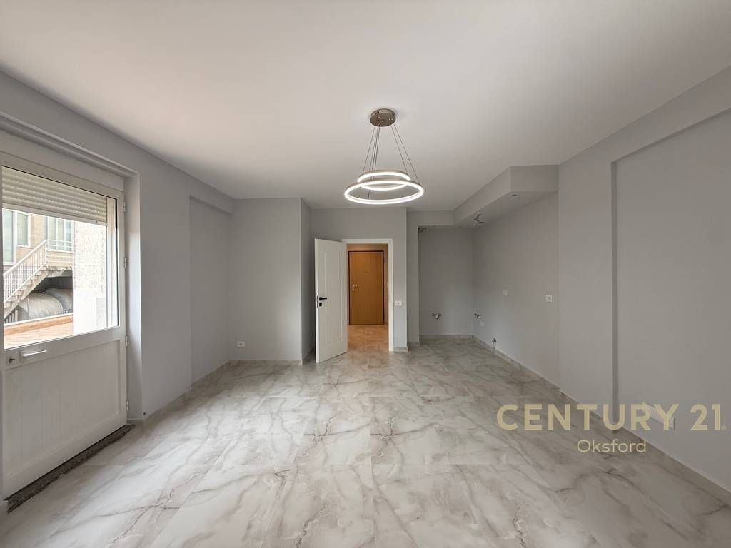VENDIAMO APPARTAMENTO 2+1+VERANDA A KODRA E DIELLIT 1!