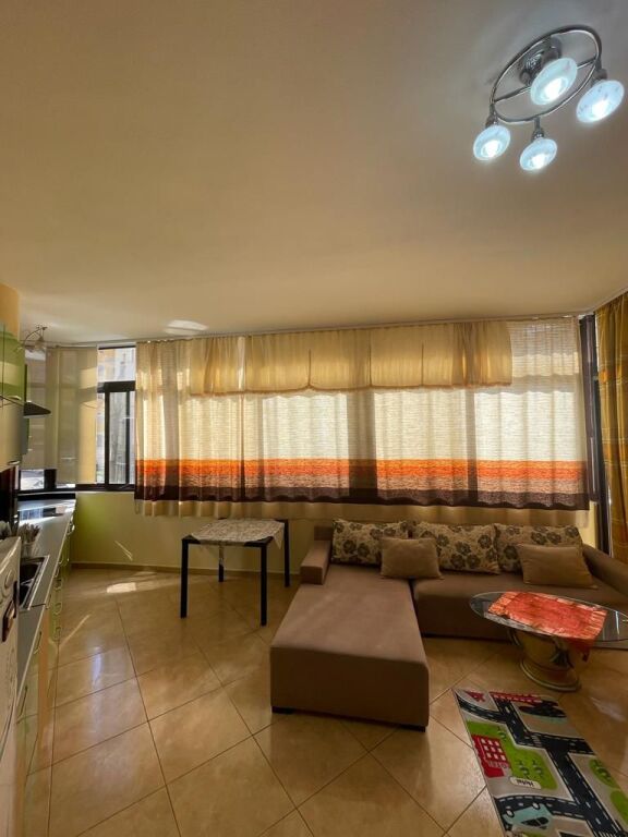 APARTAMENT 1+1 NE SHITJE TE BULEVARDI ZOGU I
