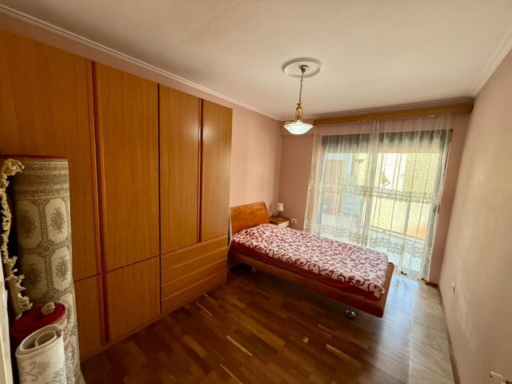 📣 AFFITTO Appartamento 2+1+2 Con Parcheggio 📍 Ex Blocco, Vicino al Distributore ESP OIL ✨💶 Prezzo 120.000 Lek al Mese