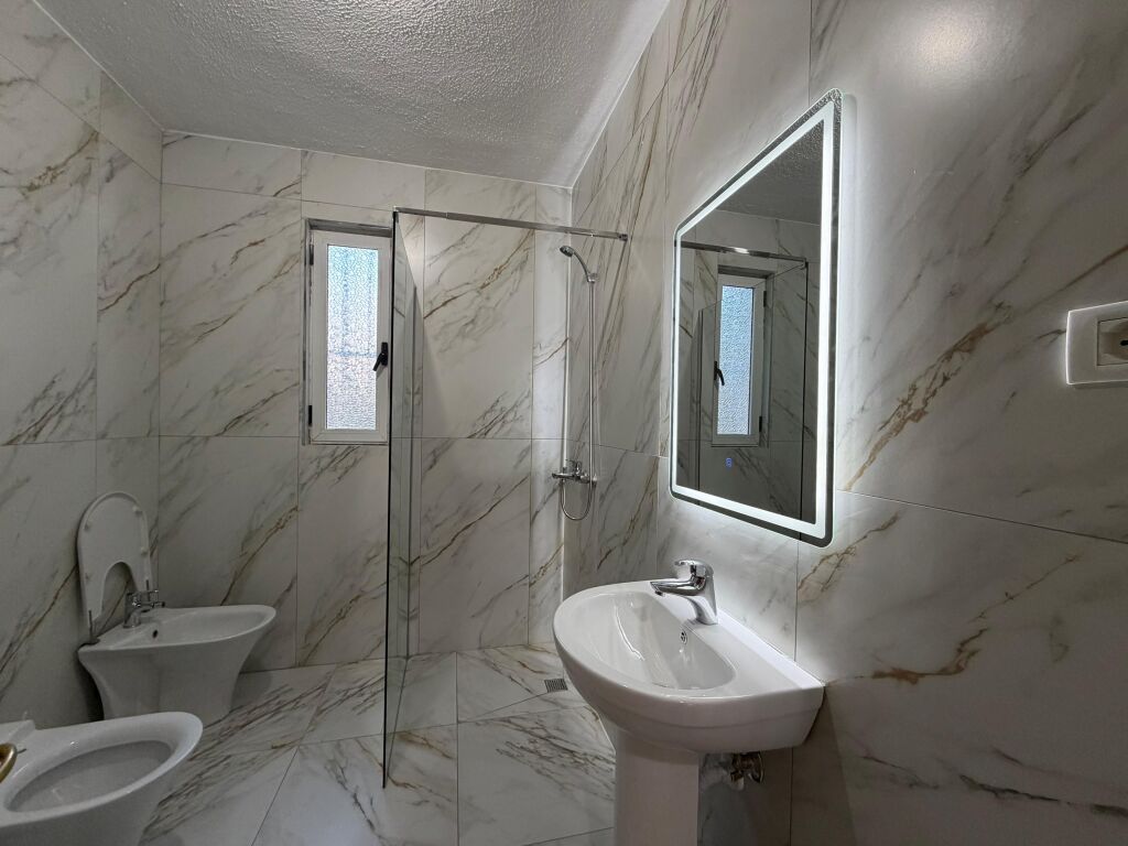 Appartamento-In Affitto-Elbasan,Tirane