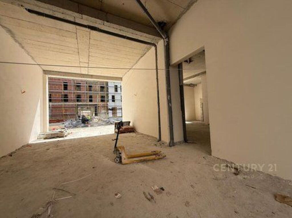 Locale commerciale in vendita a "Tirana New Entry 2" nella zona di Ish Dogana!!