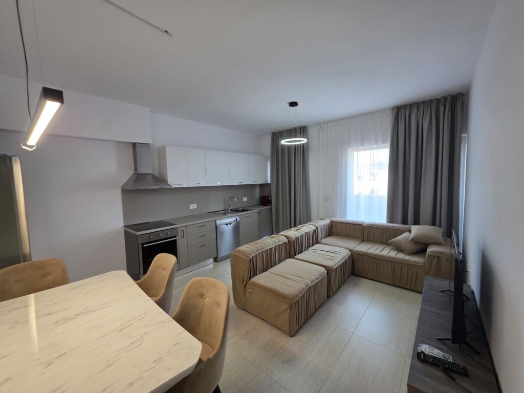 Apartament 2+1 me qera perballe Zojes se Keshillit te Mire