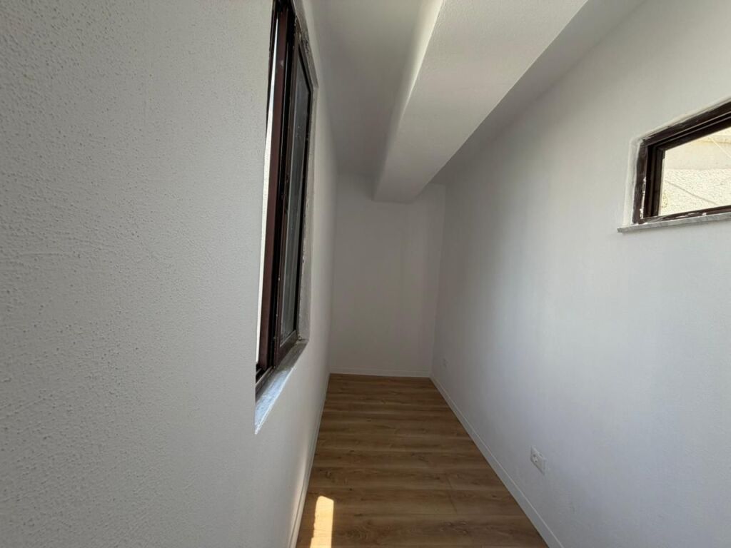 Shitet apartament 2+1