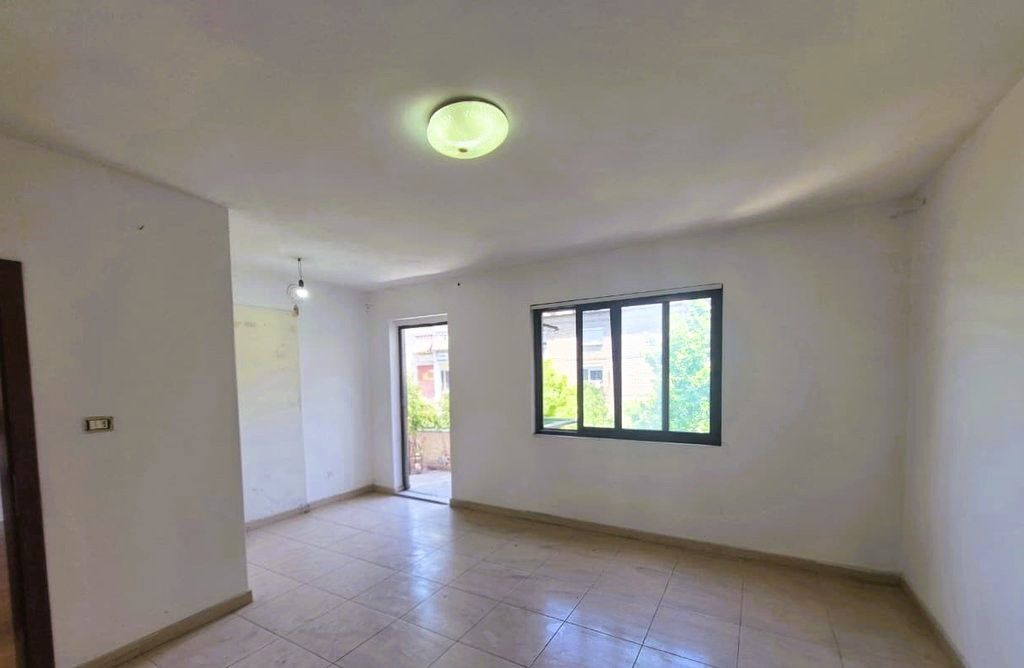 Apartment 2+1 with Service Room for sale in the old last station of New Tirana – Investment Opportunity!