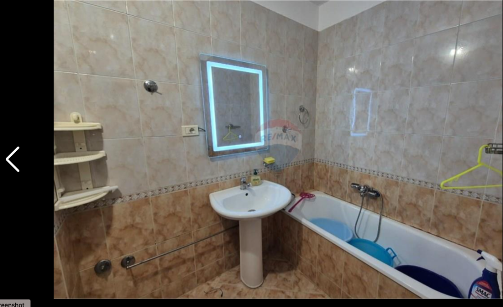 Apartment for rent 2+1 at Komuna e Parisit