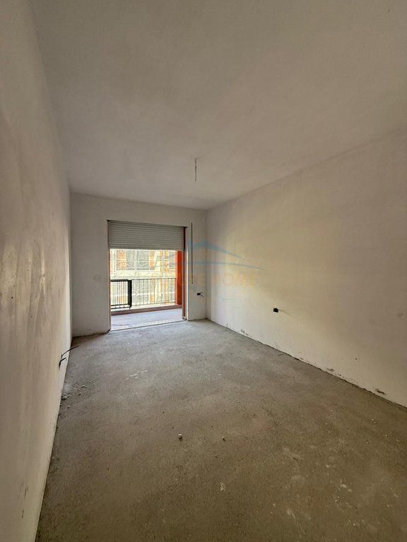 Shitet , Apartament 1+1 , Paskuqan