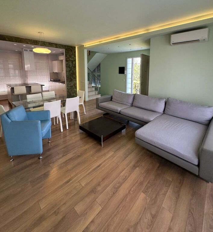 🏙️Affittasi villa su 4 piani presso White House a TEG✨