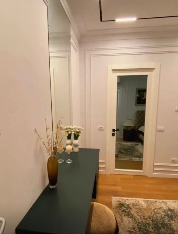 APARTAMENT 2+1+2+ POST PARKIMI ME QIRA, RRUGA E BARRIKADAVE, TIRANE! 1,700 € /Muaj