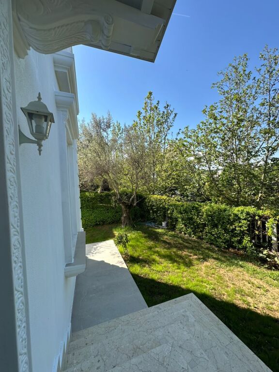 🏡 Villa su 4 Piani in Affitto – White House Residence, TEG