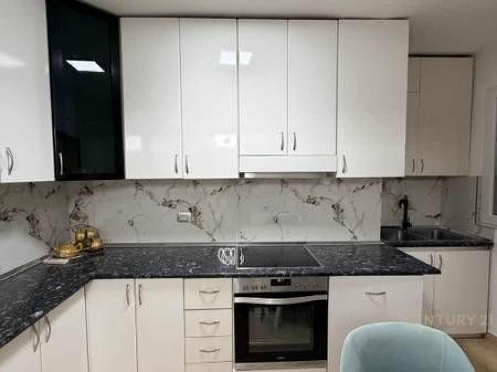 JEPET ME QIRA APARTAMENT 1+1 TEK 21 DHJETORI | ÇMIMI 50,000 ALL