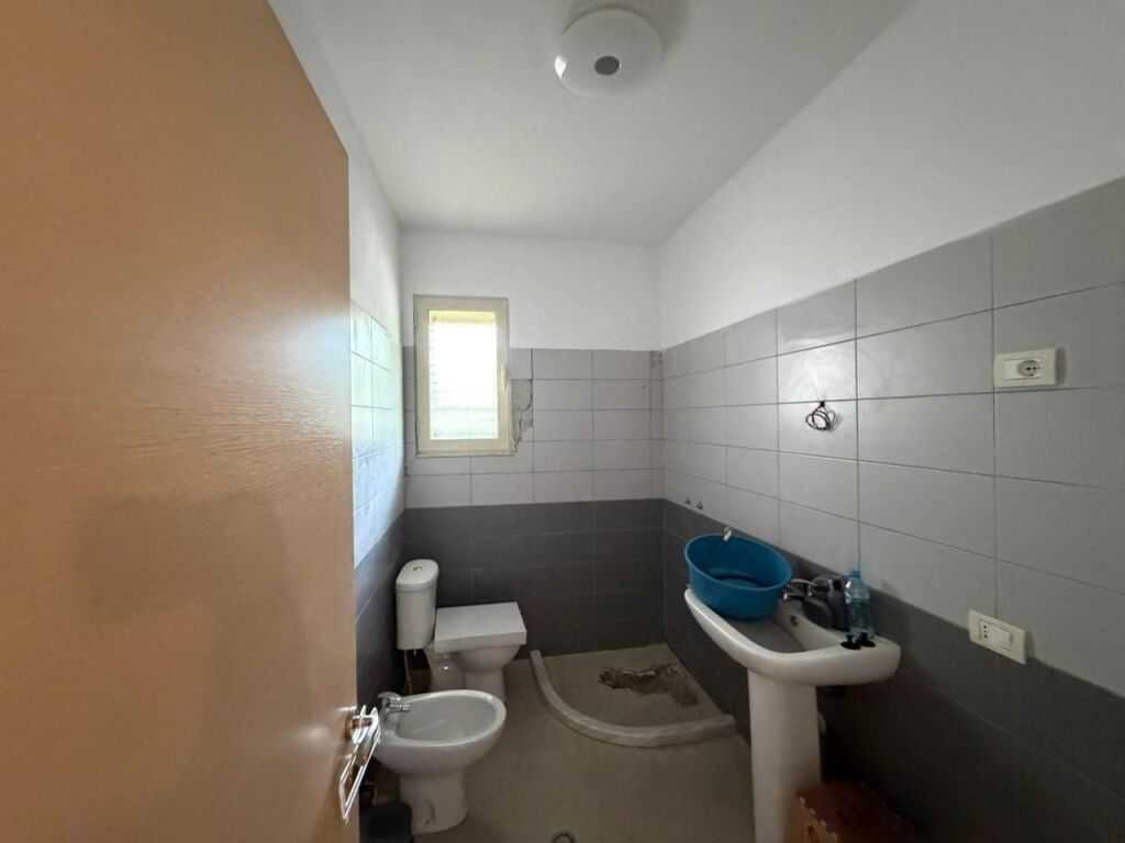 Apartament me qira 2+1+2+2