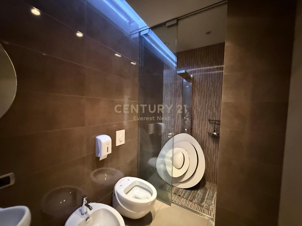 Jepet zyre me qira ne Bllok