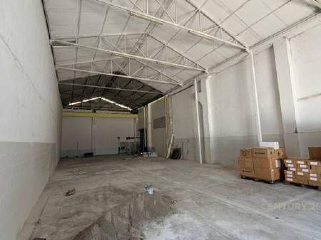 WAREHOUSE 600M2 FOR RENT AT JORDAN MISJA STREET !